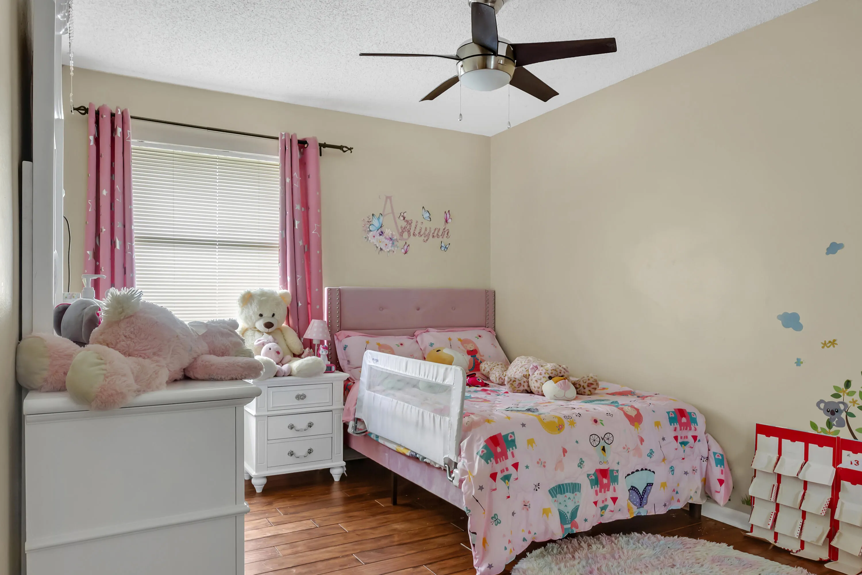 5892 NORTHPOINTE Lane