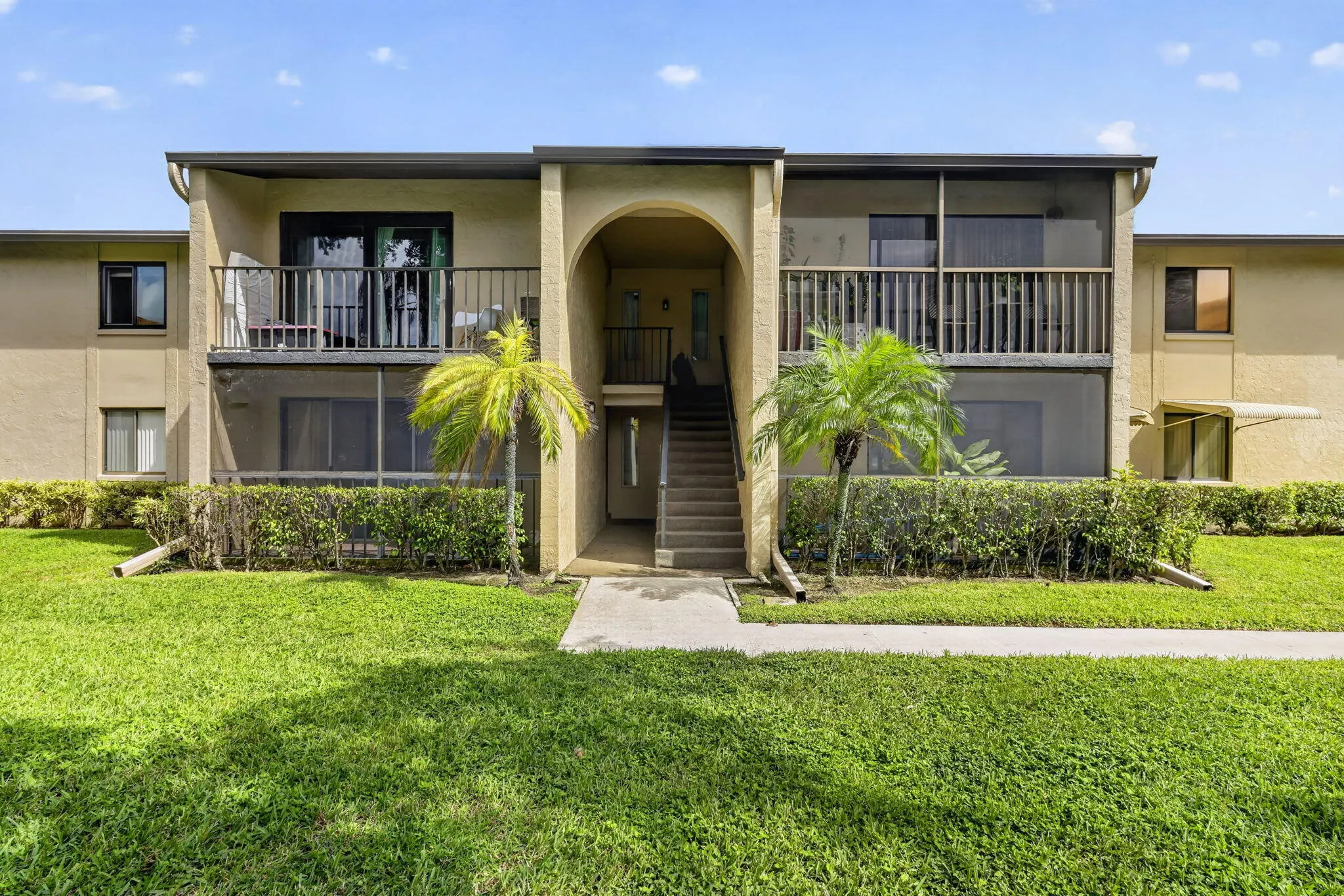 528 SHADY PINE Way #B1