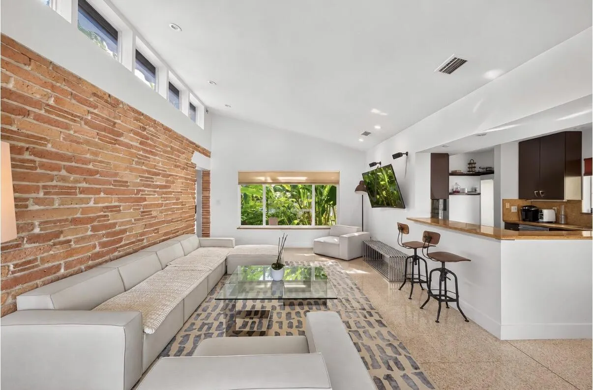 1345 MARSEILLE Drive