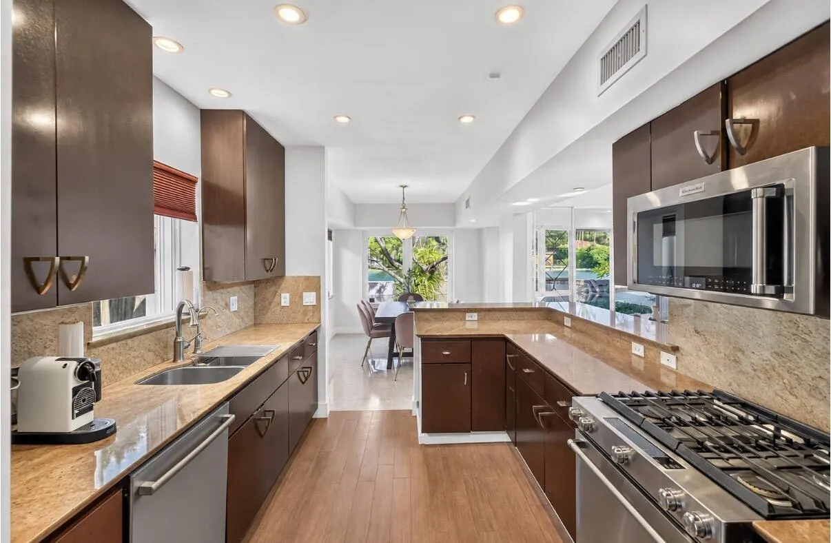 1345 MARSEILLE Drive