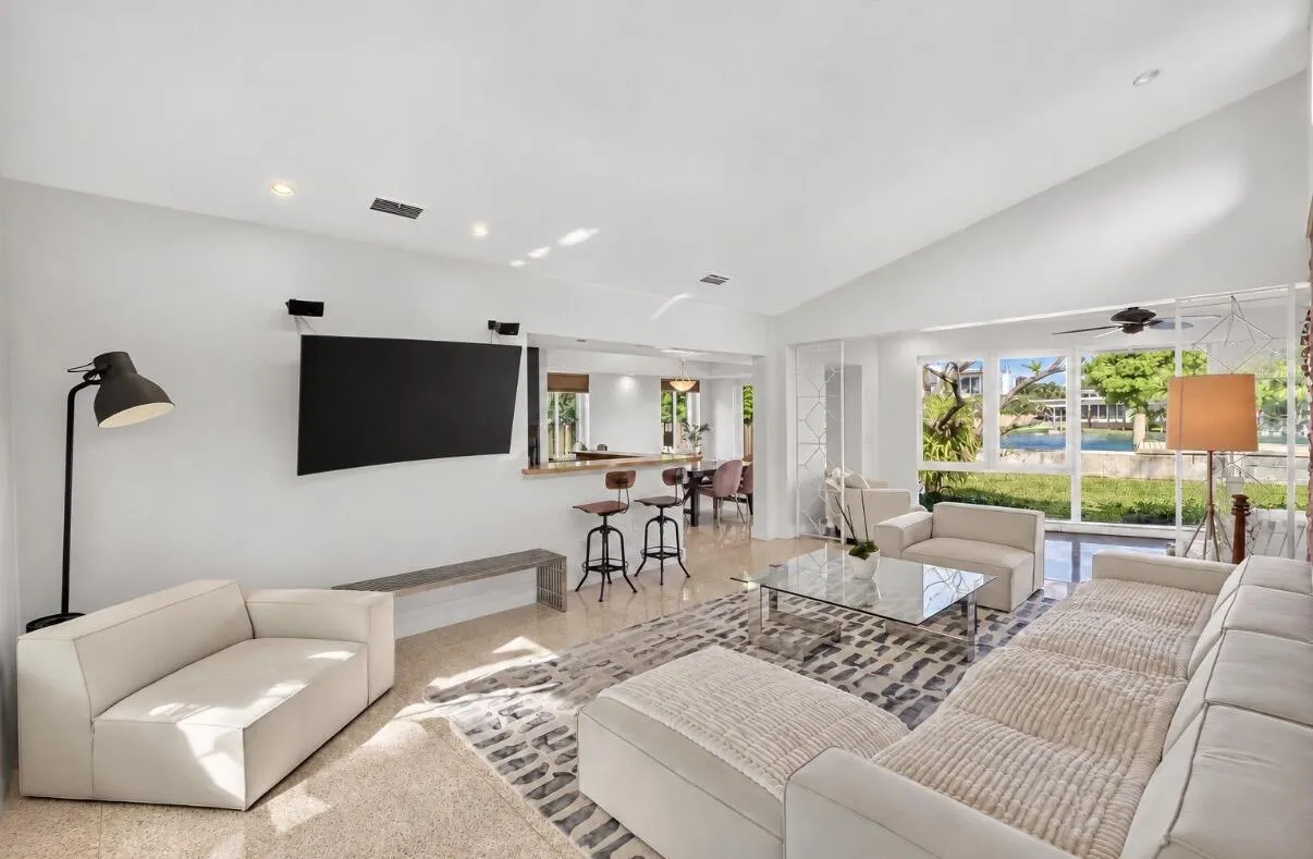 1345 MARSEILLE Drive
