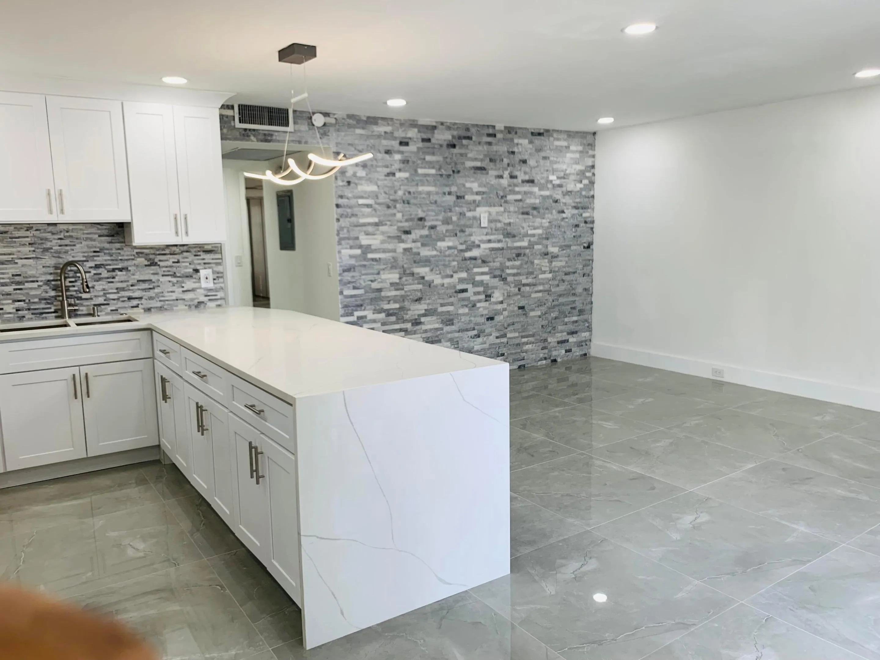 2083 Exeter E