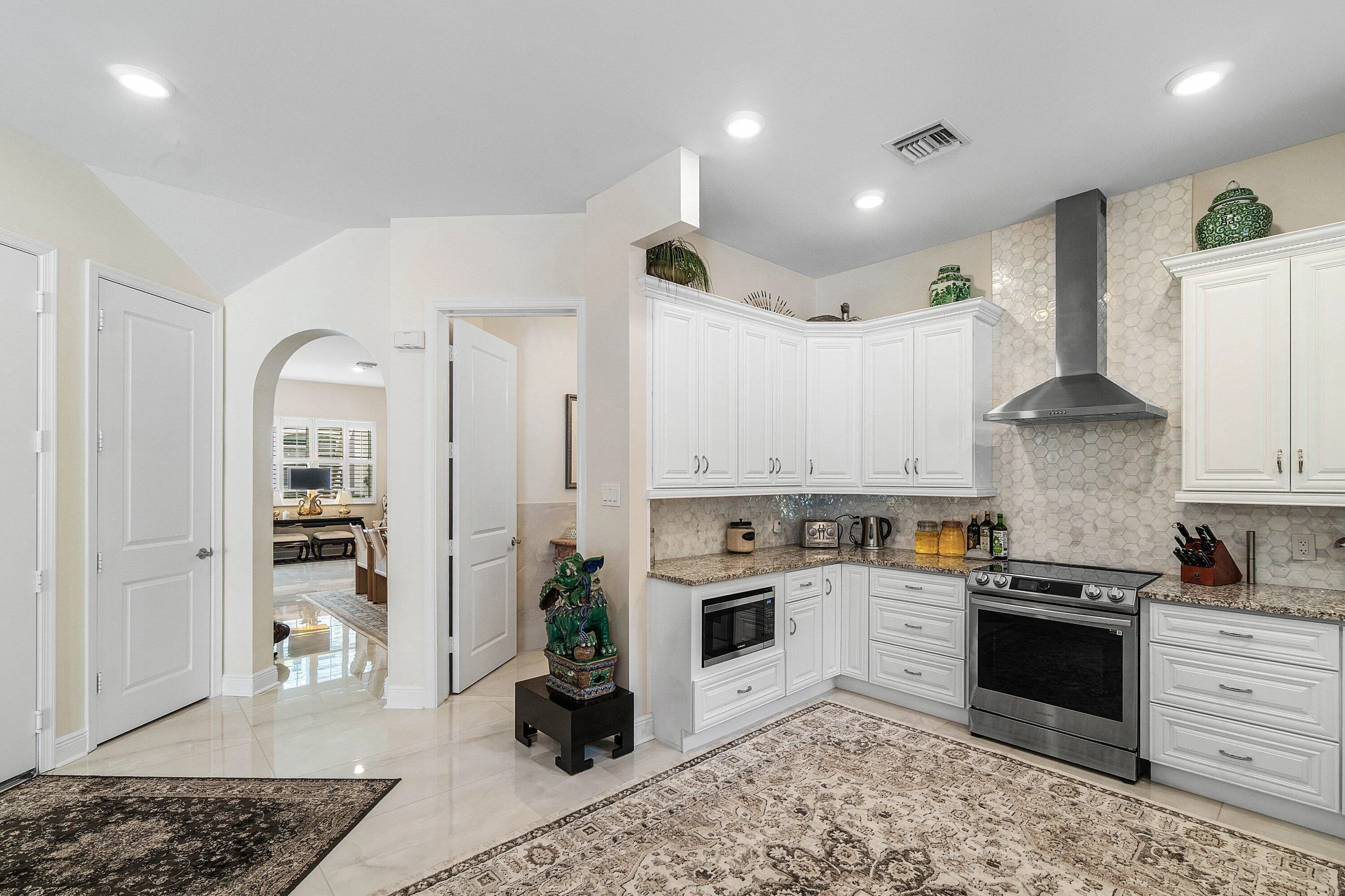 1860 HIGHLAND GROVE Drive