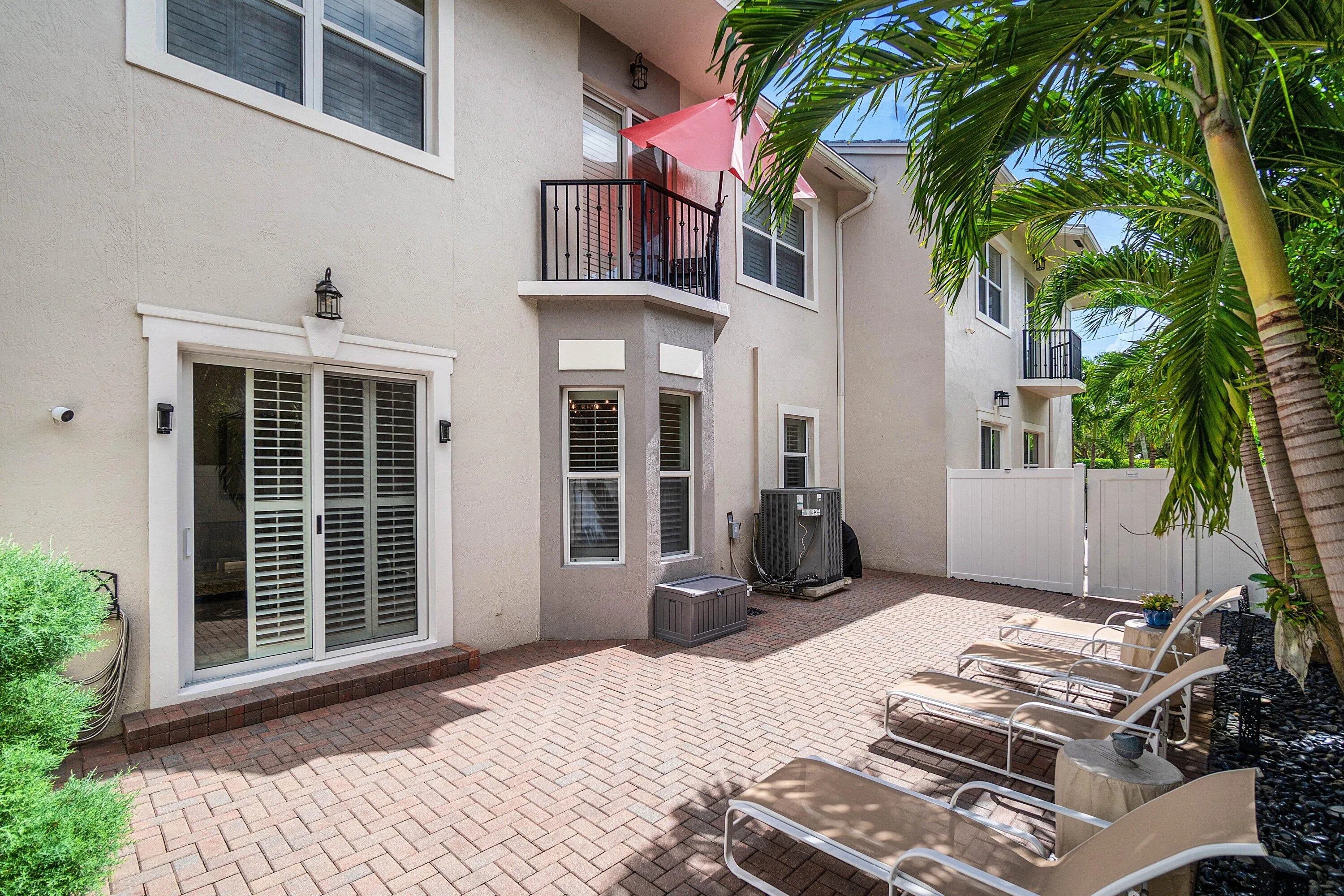 1860 HIGHLAND GROVE Drive