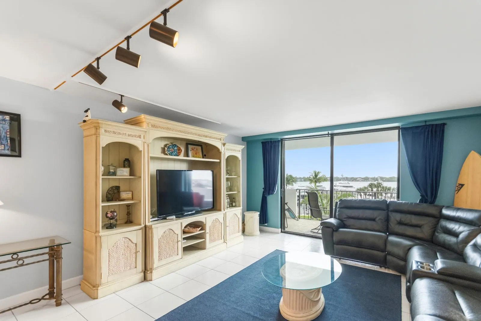 1200 MARINE Way #203