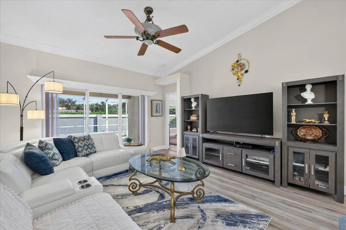 17 Sausalito Drive