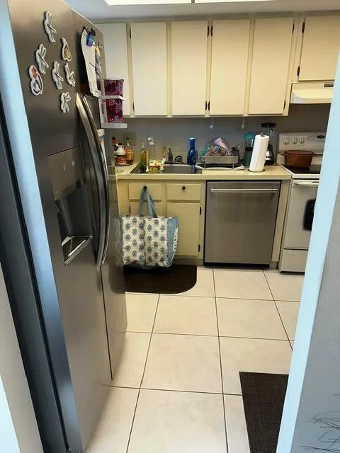3186 VIA POINCIANA #306