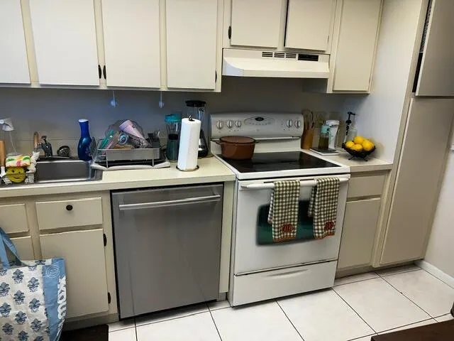 3186 VIA POINCIANA #306