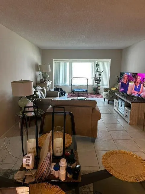 3186 VIA POINCIANA #306