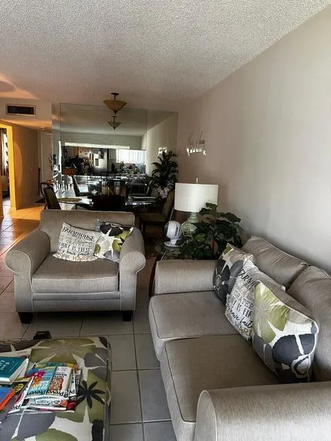 3186 VIA POINCIANA #306