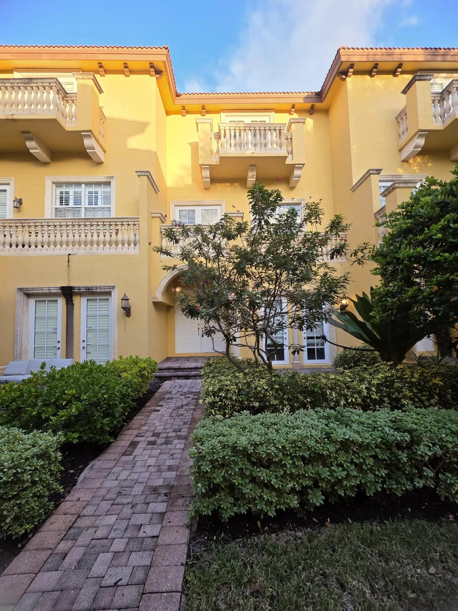 535 NE 69th Circle