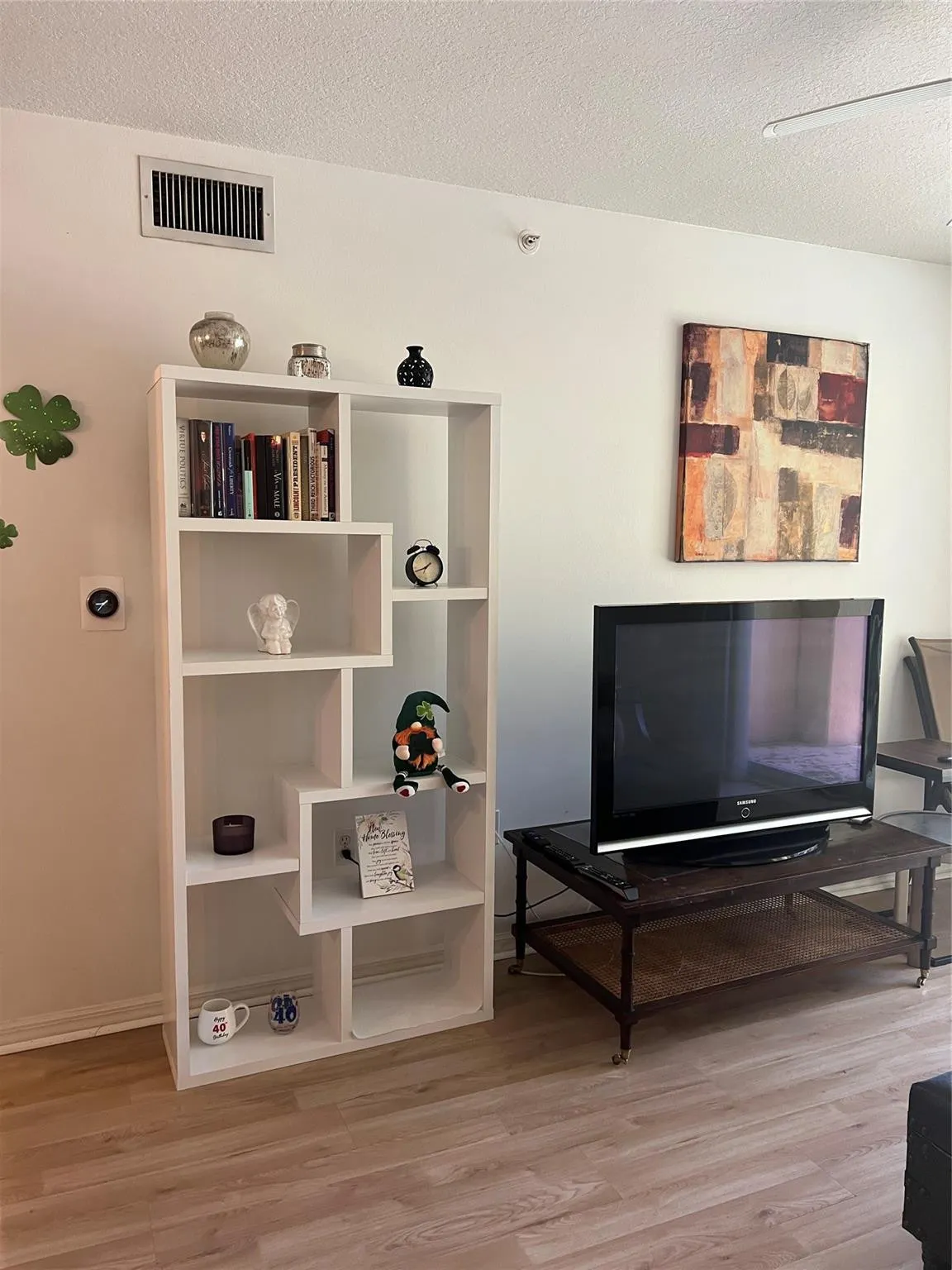 903 VILLA Circle #903