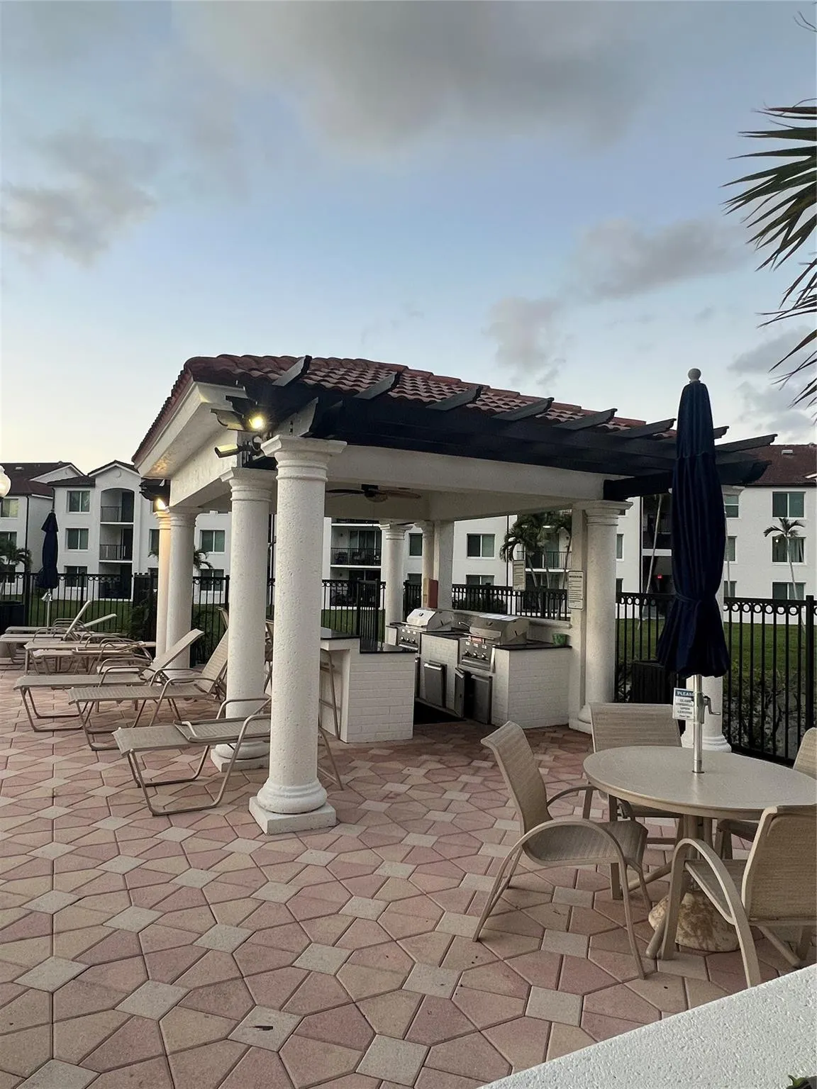 903 VILLA Circle #903