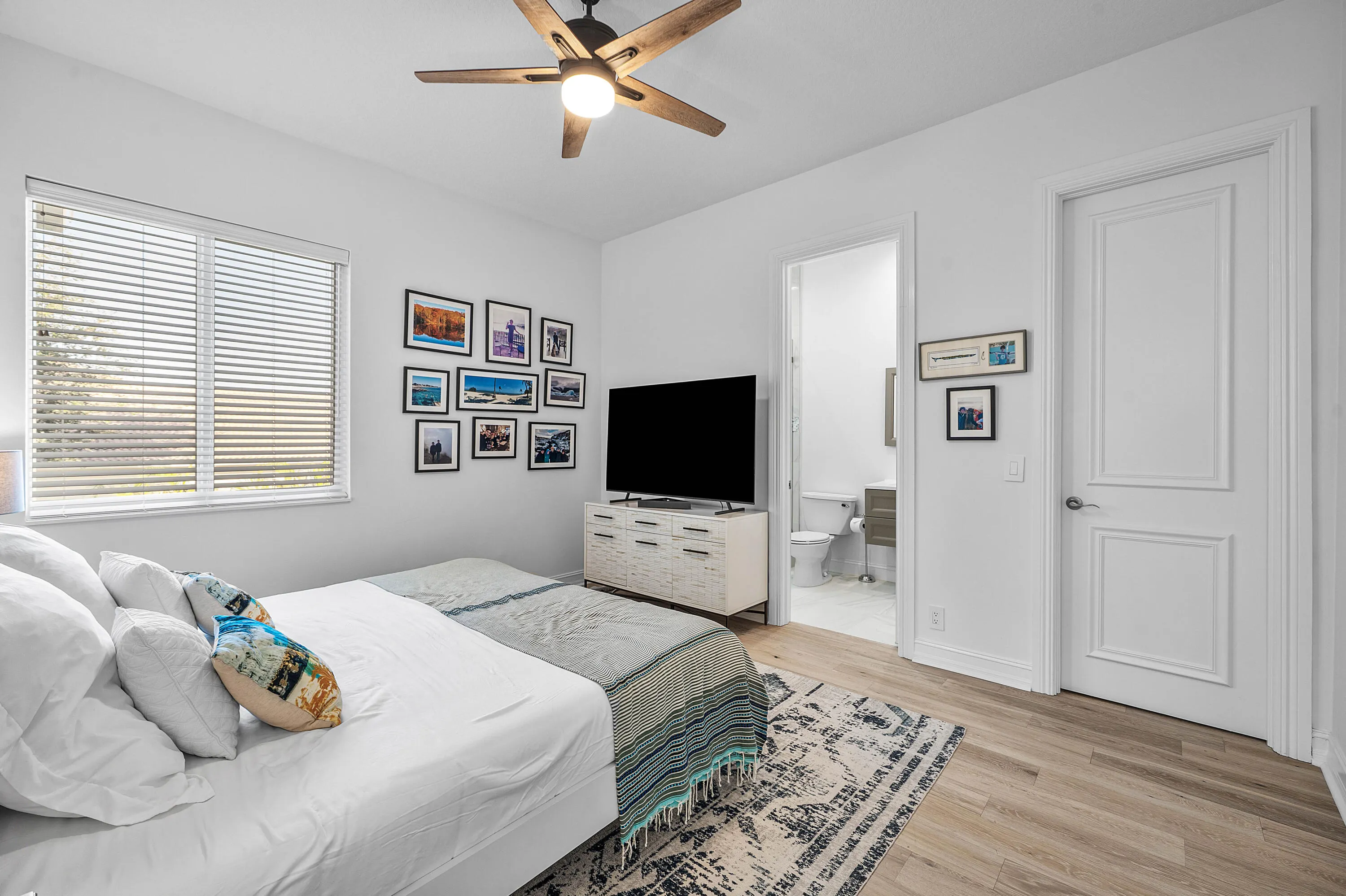 17963 LAKE AZURE Way