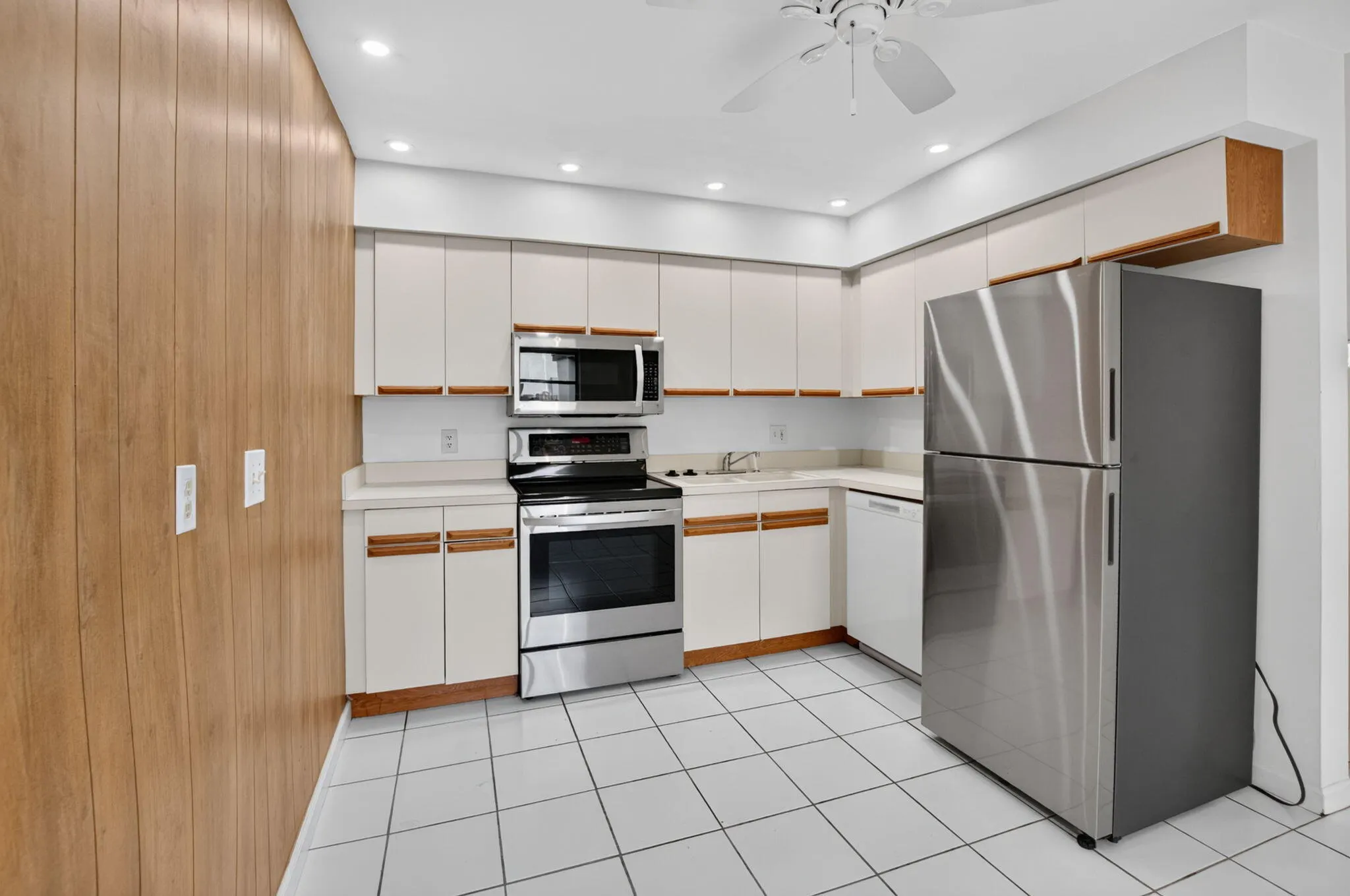 161 SE 28TH Avenue