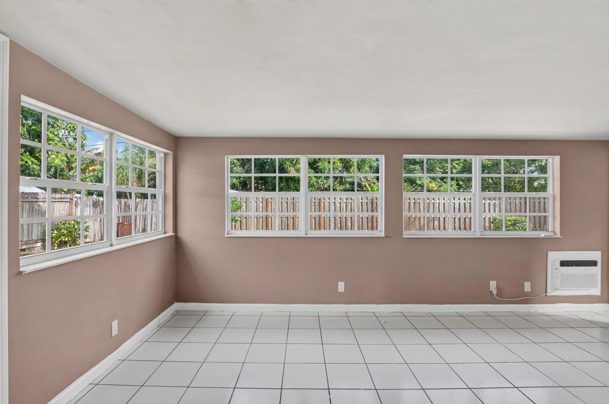 161 SE 28TH Avenue