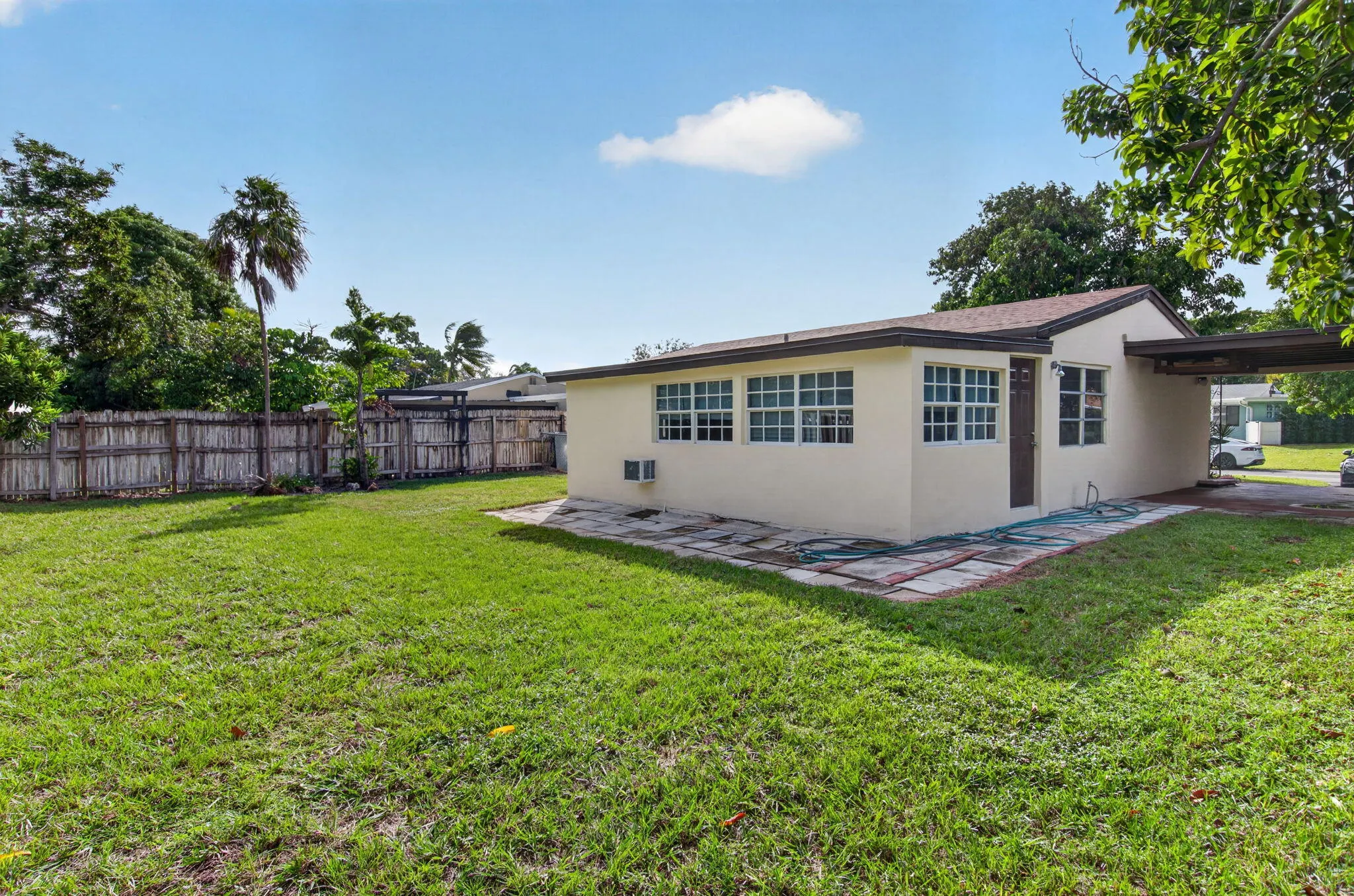 161 SE 28TH Avenue