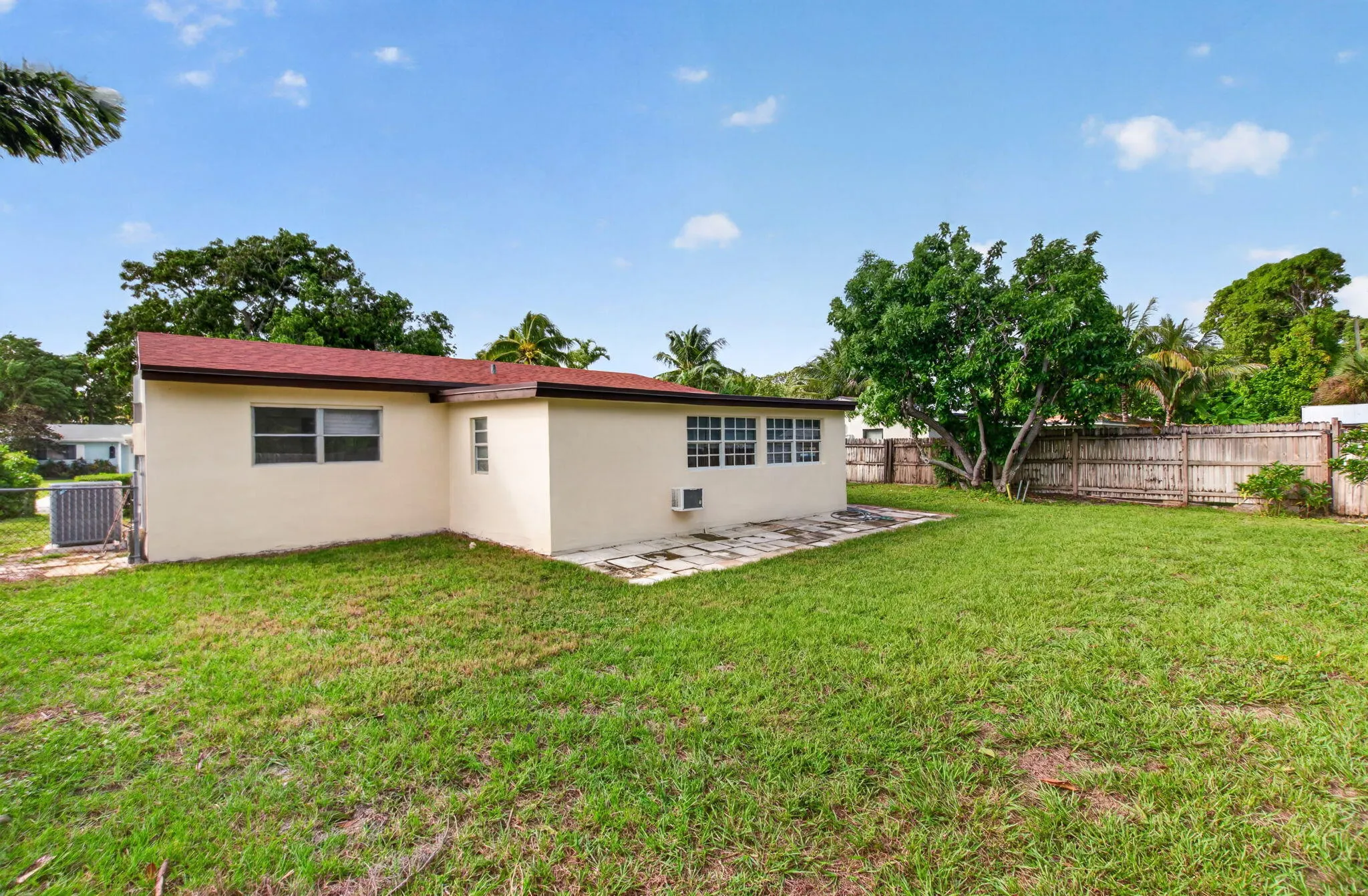 161 SE 28TH Avenue