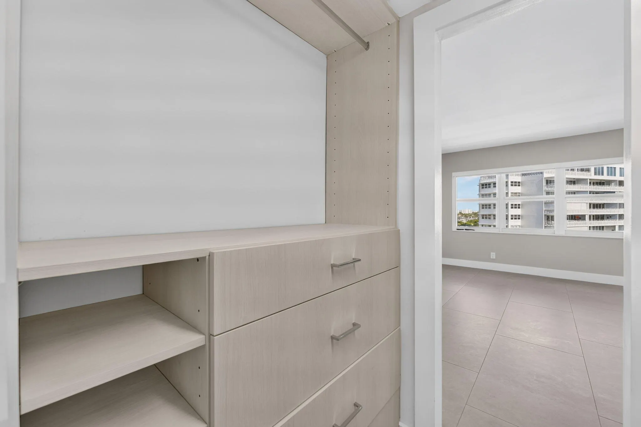 2100 S Ocean Drive #15E