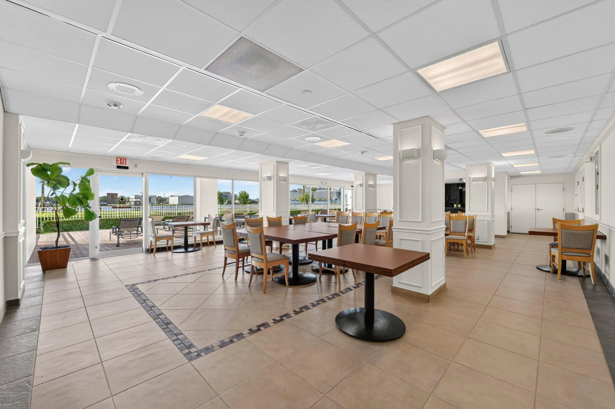 2100 S Ocean Drive #15E