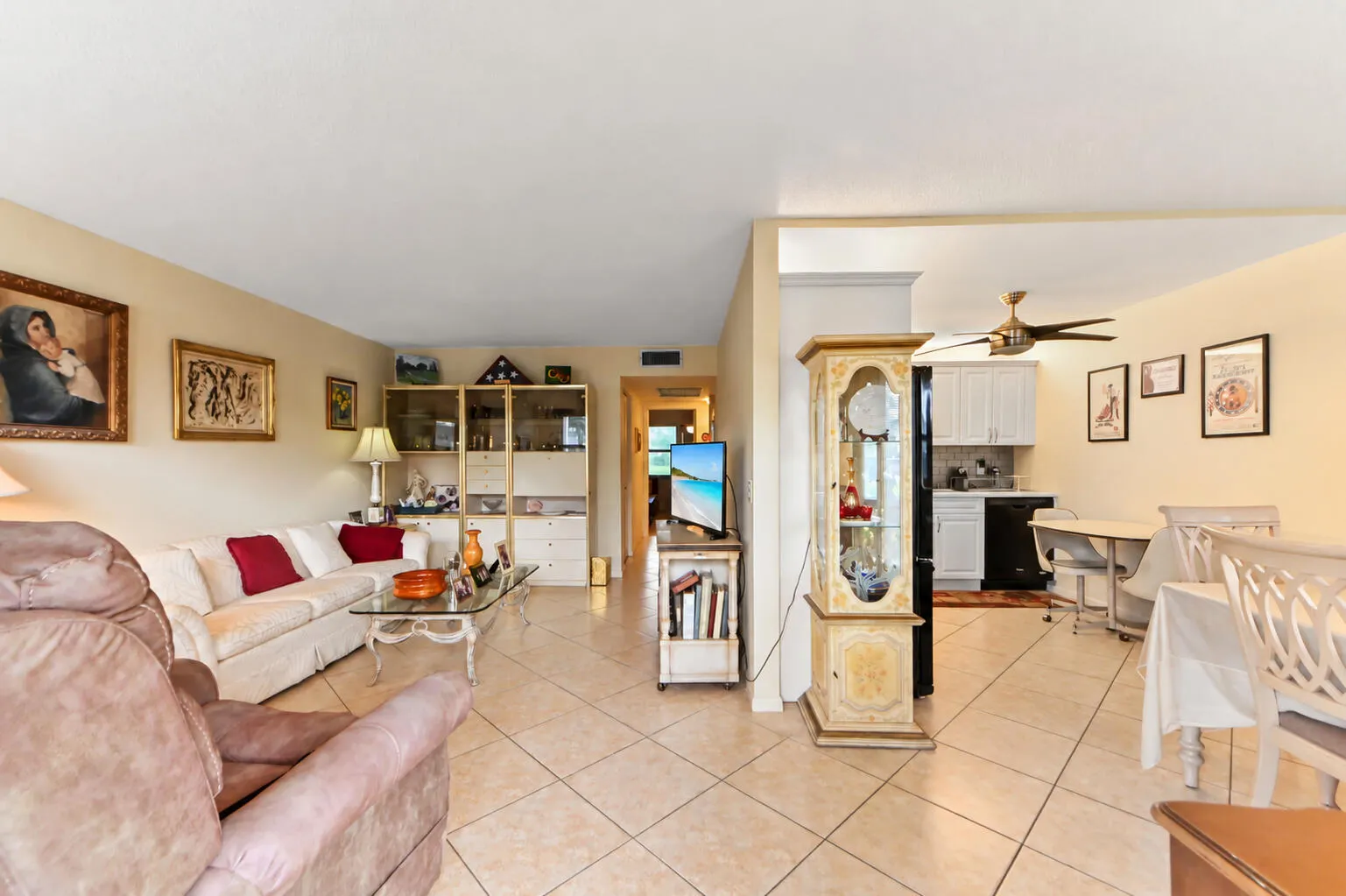 1052 Rexford C