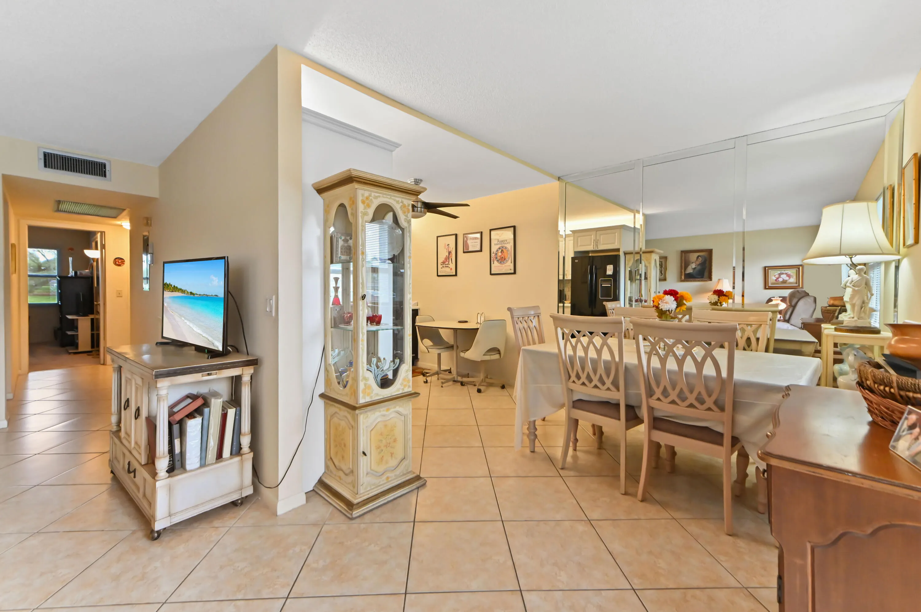 1052 Rexford C