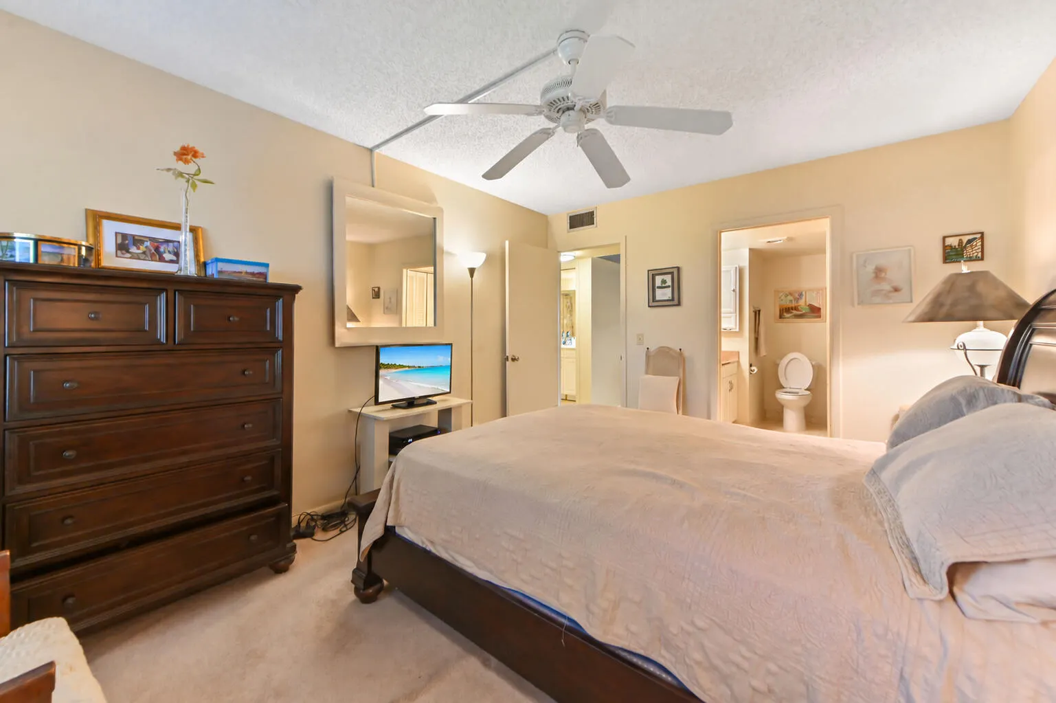 1052 Rexford C