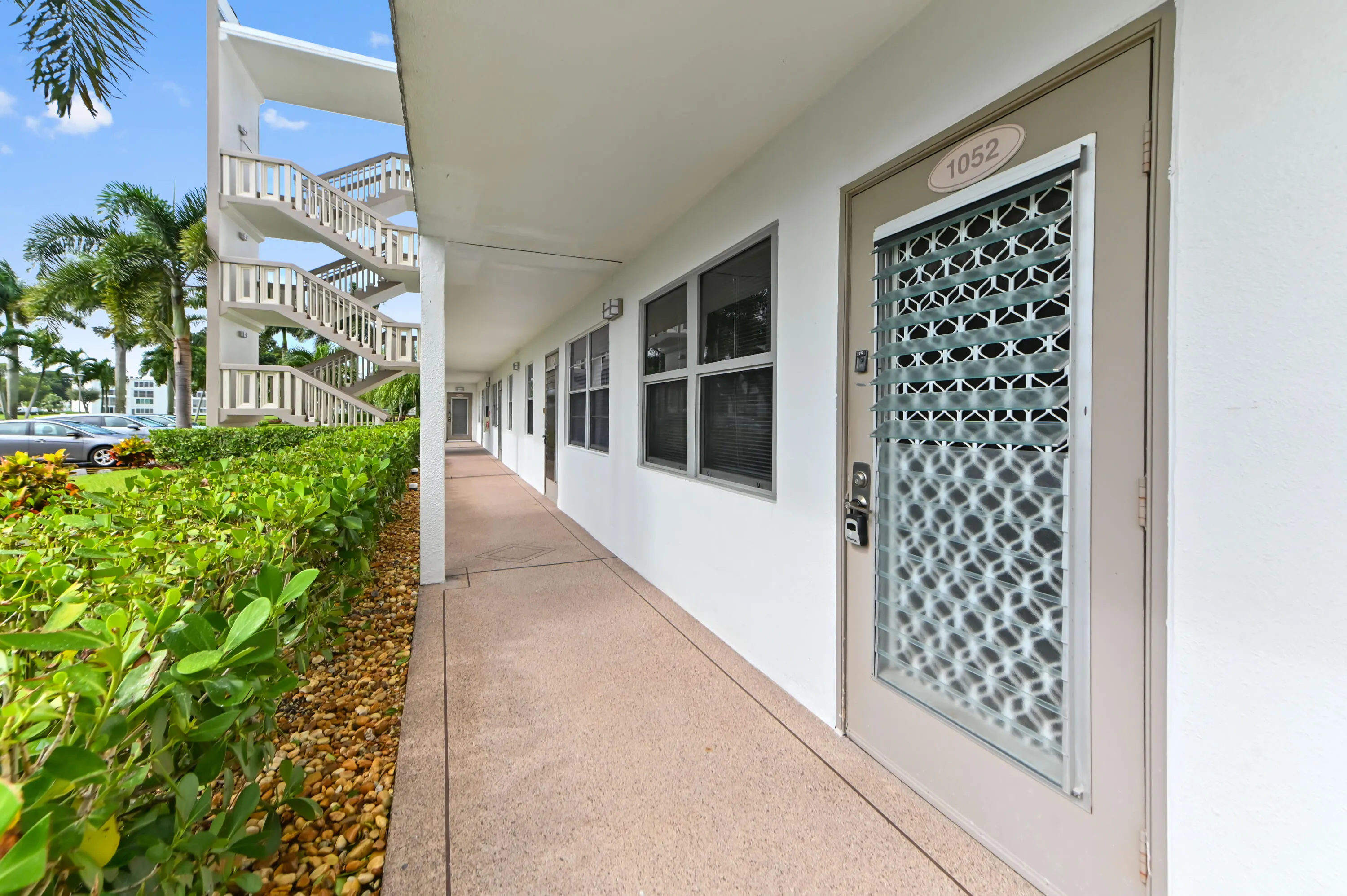 1052 Rexford C