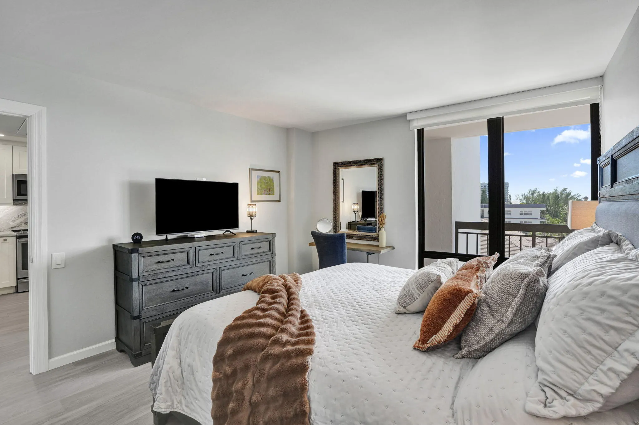 2687 N Ocean Boulevard #601