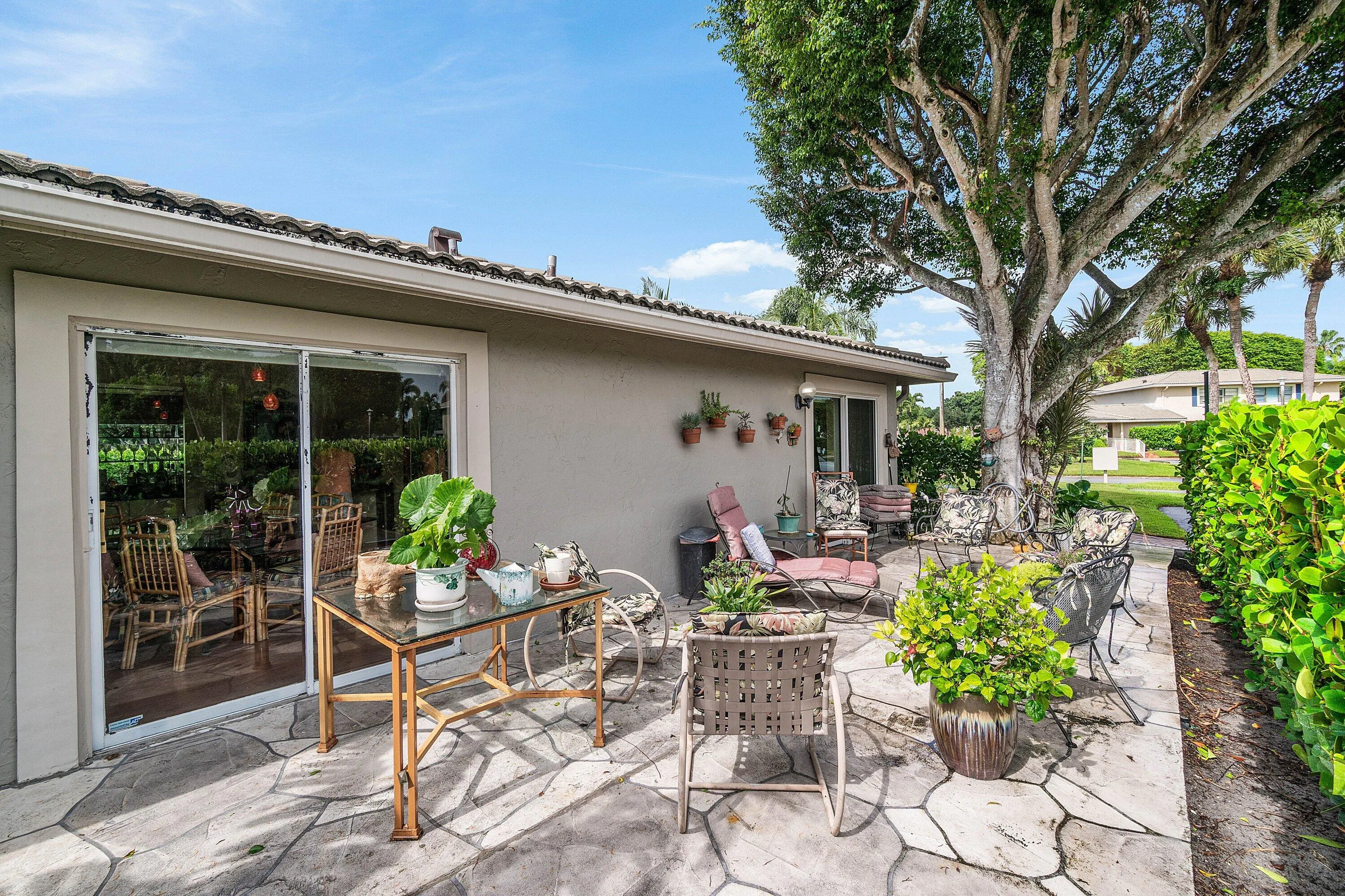 22 STRATFORD Drive E #22A