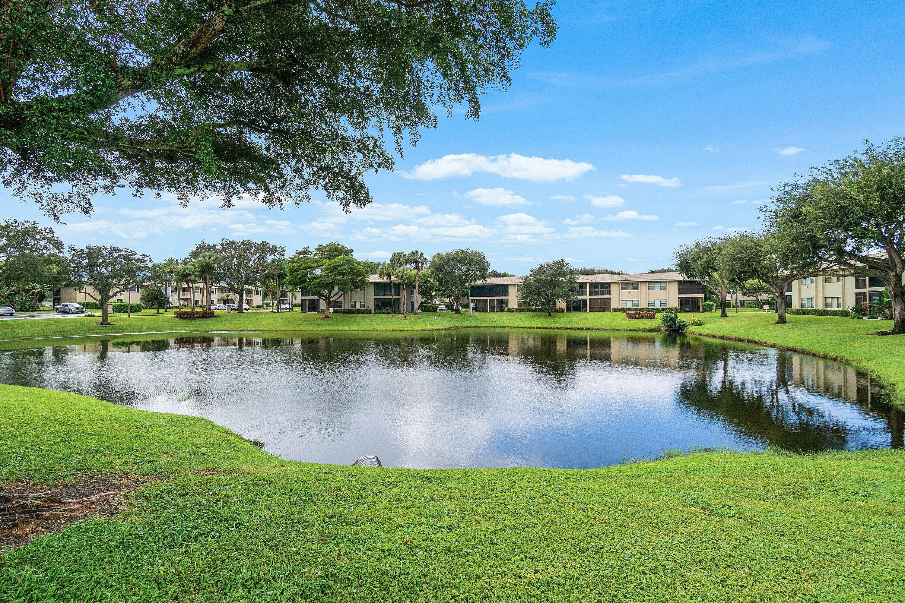 22 STRATFORD Drive E #22A