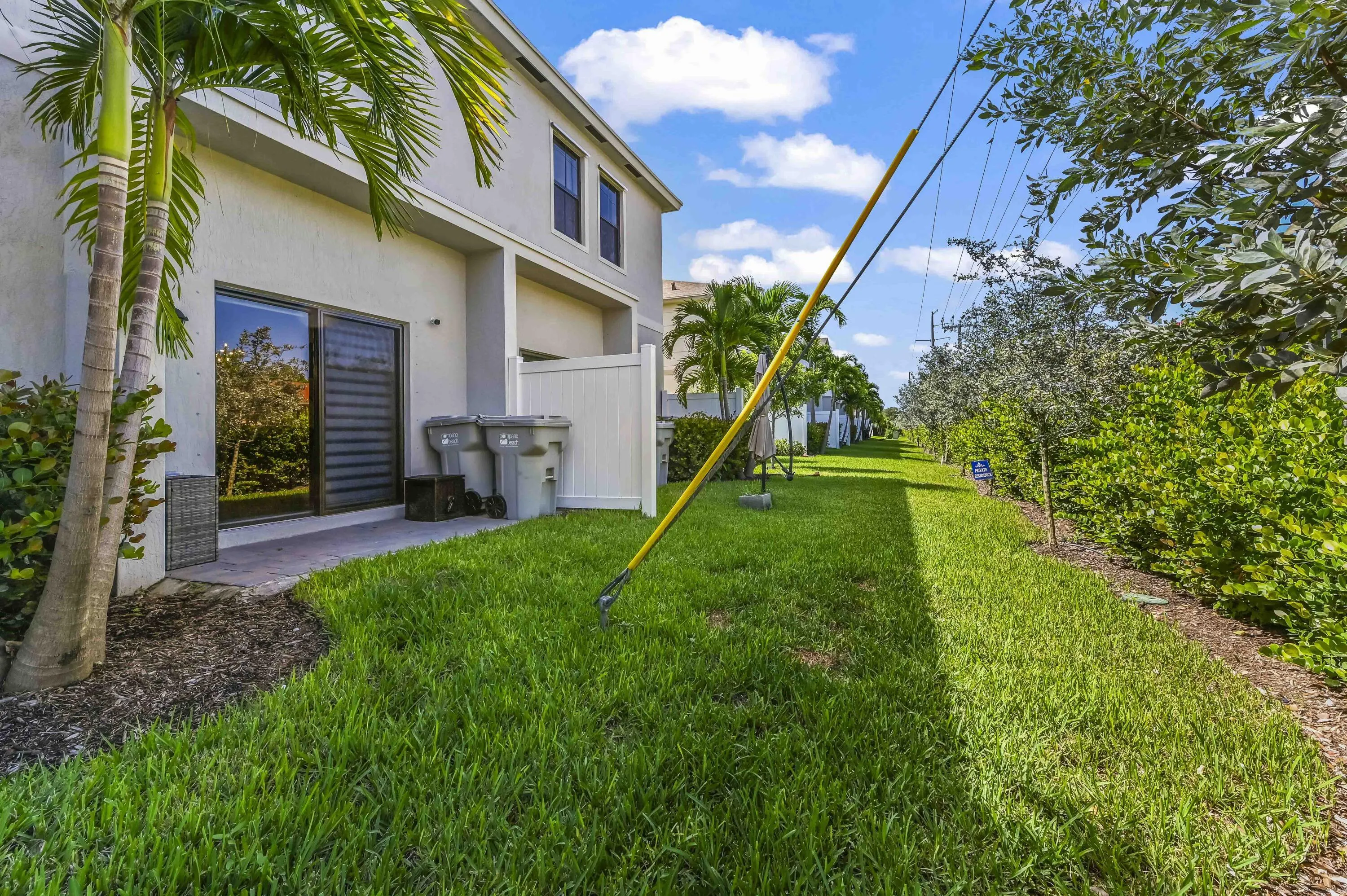 864 NW 3rd Terrace