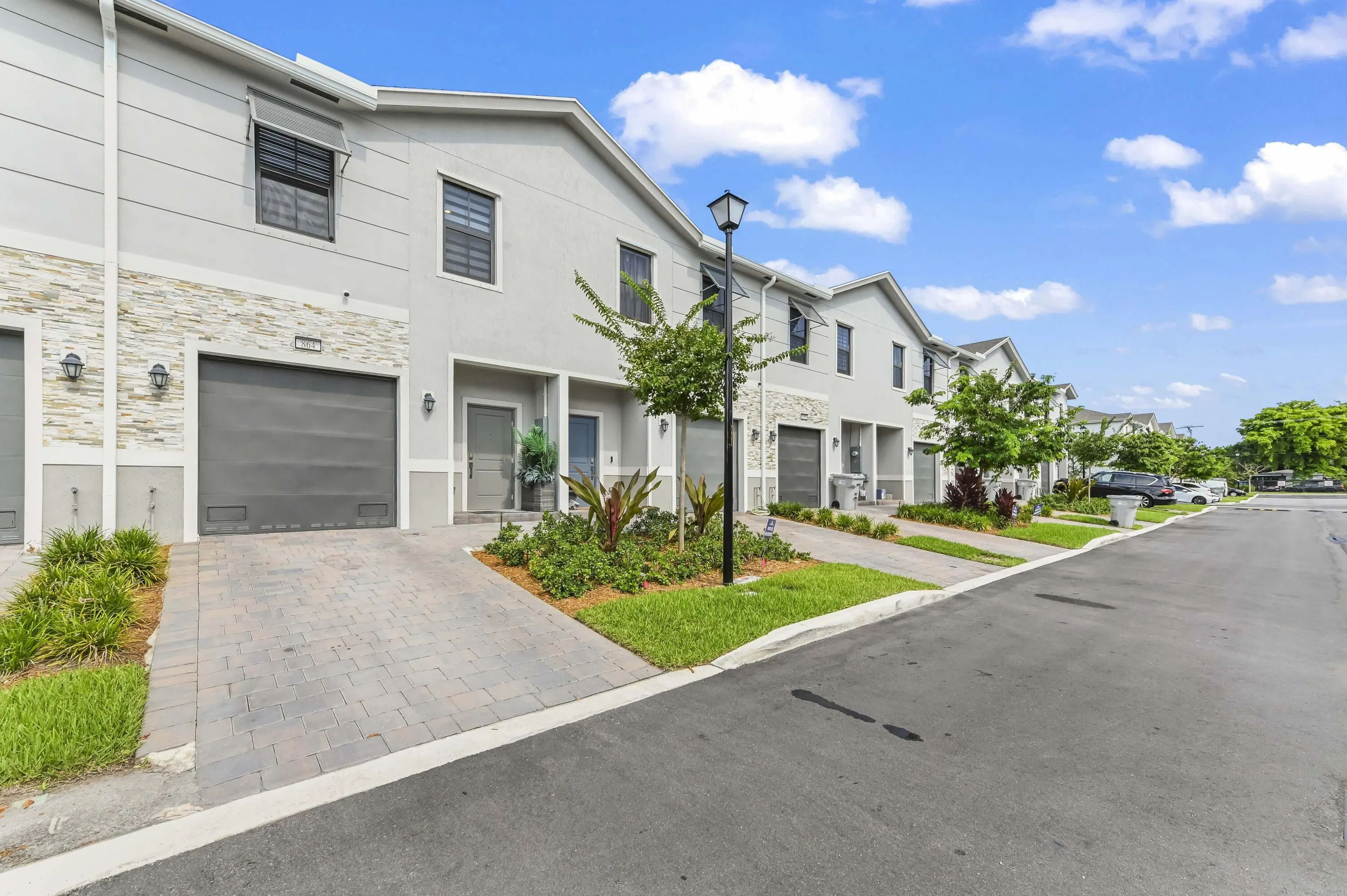 864 NW 3rd Terrace