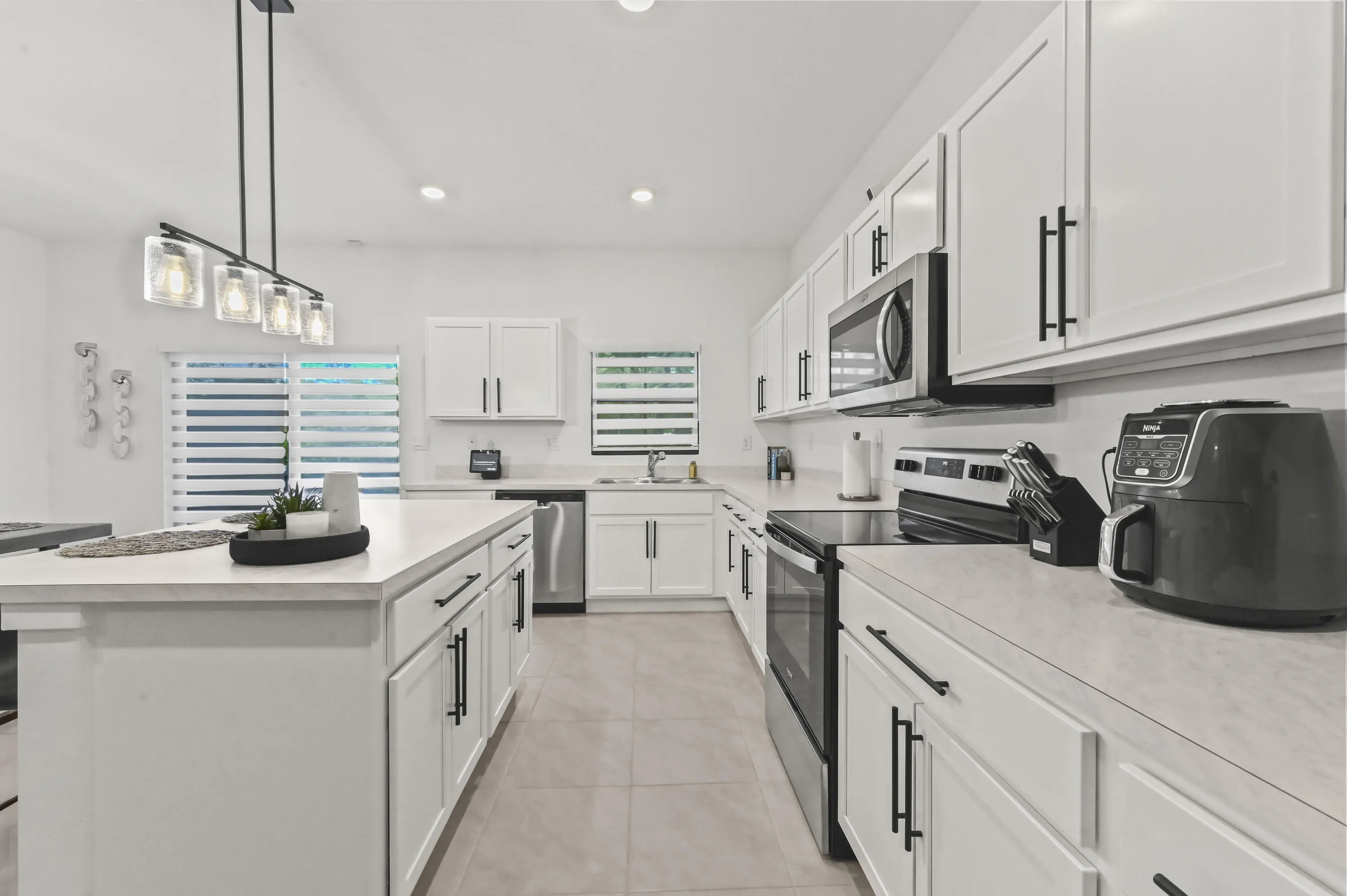 864 NW 3rd Terrace