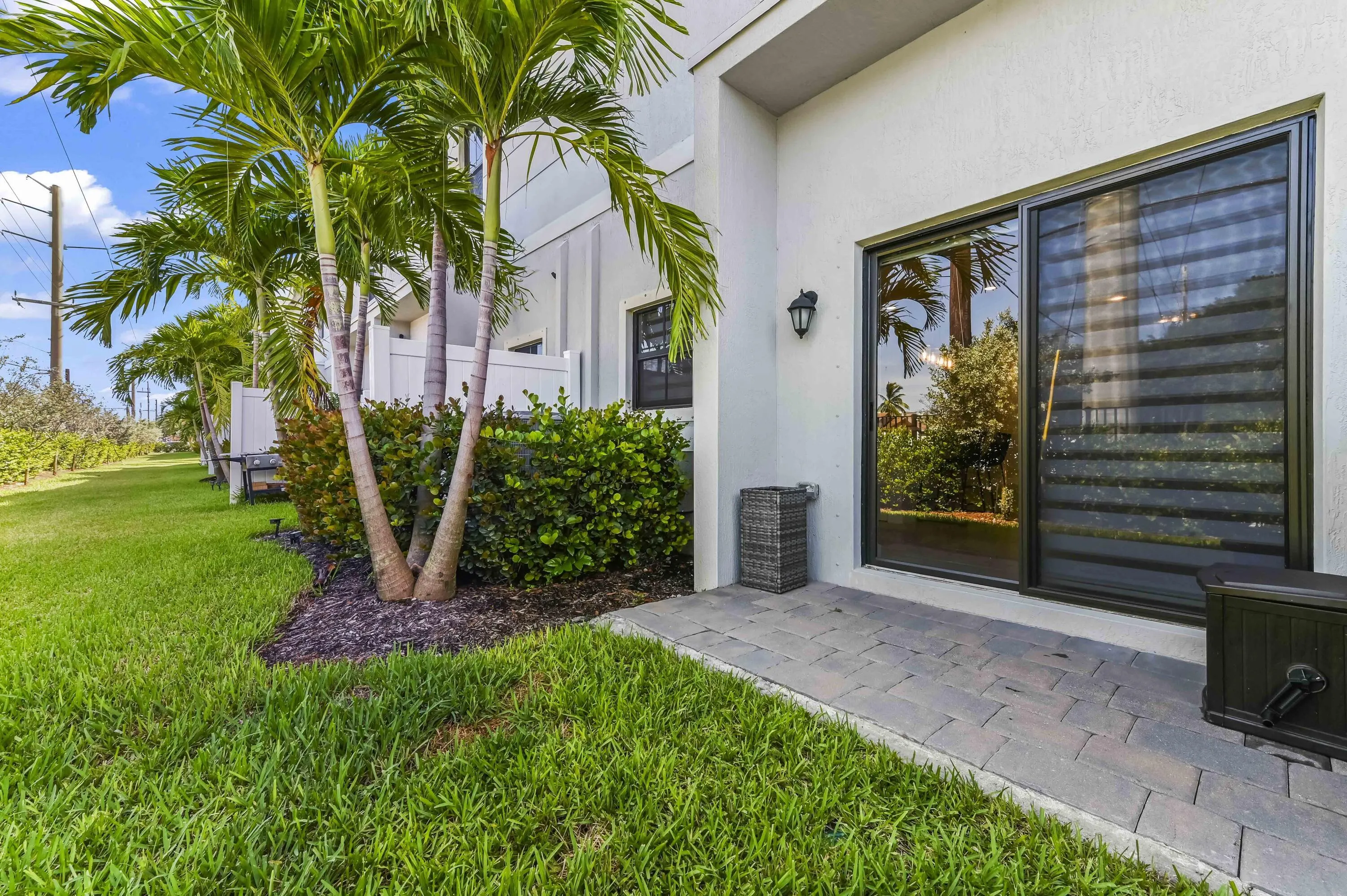 864 NW 3rd Terrace