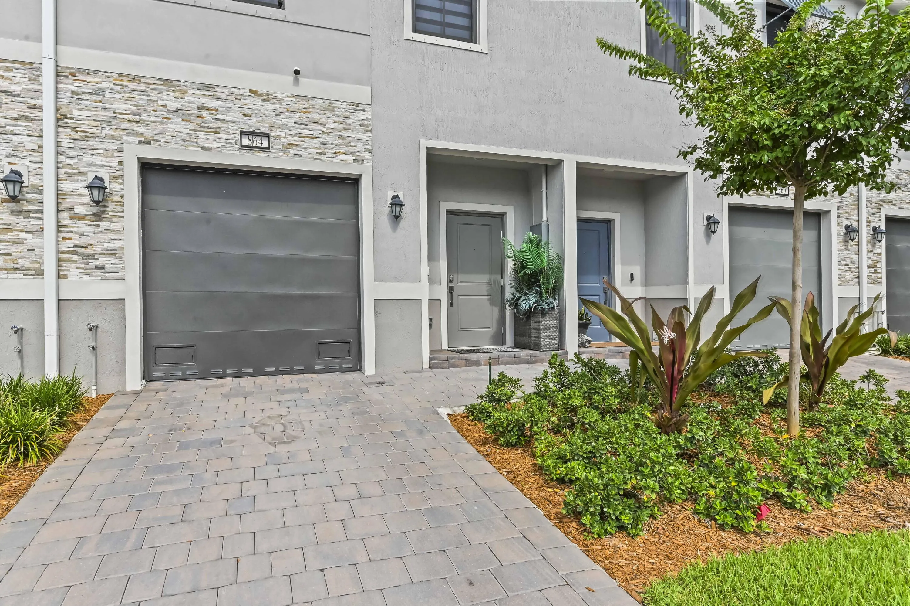 864 NW 3rd Terrace