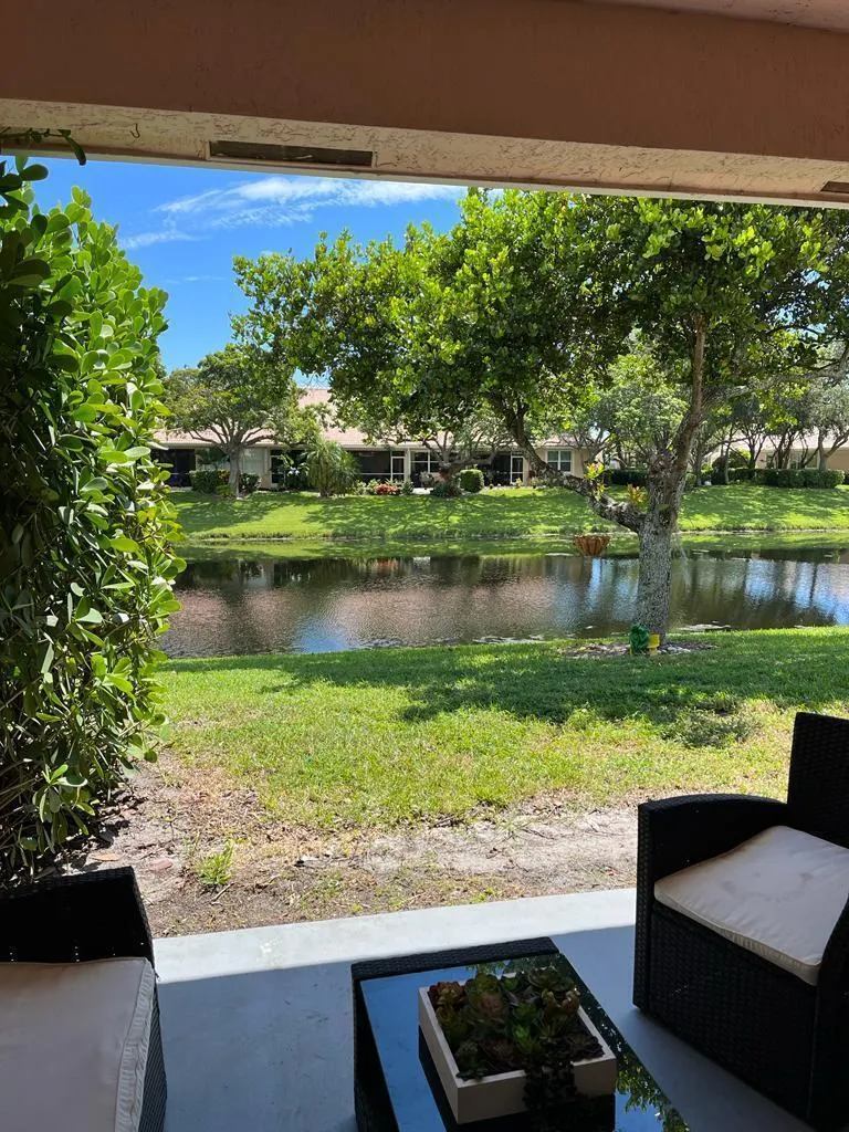 305 W Coral Trace Circle