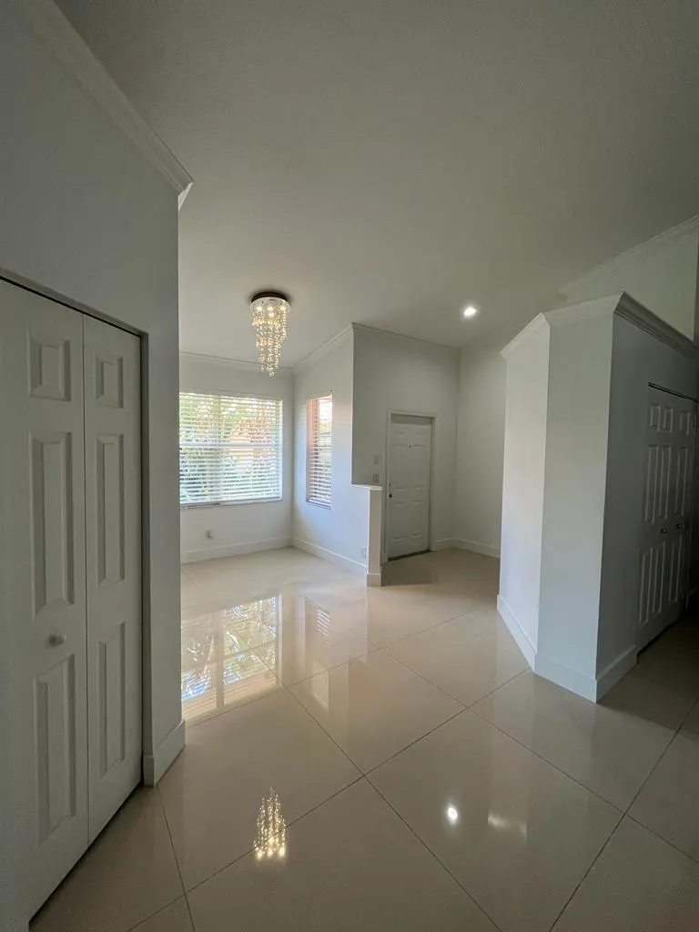 305 W Coral Trace Circle
