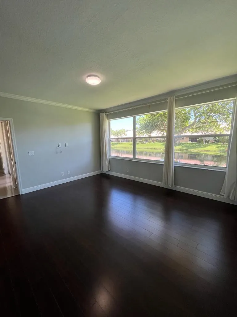 305 W Coral Trace Circle