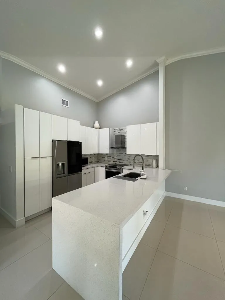 305 W Coral Trace Circle