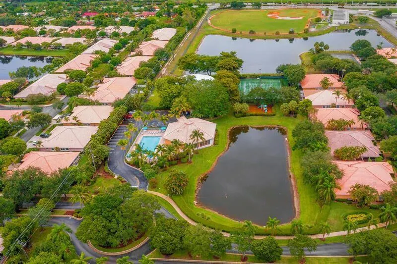 305 W Coral Trace Circle