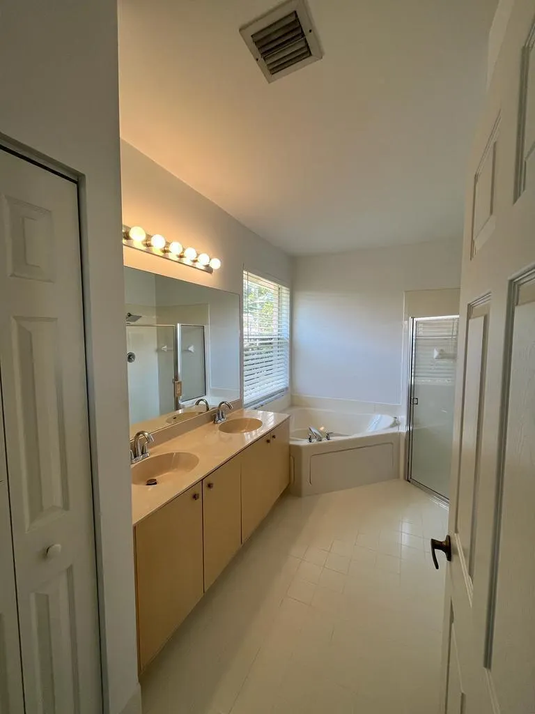 305 W Coral Trace Circle