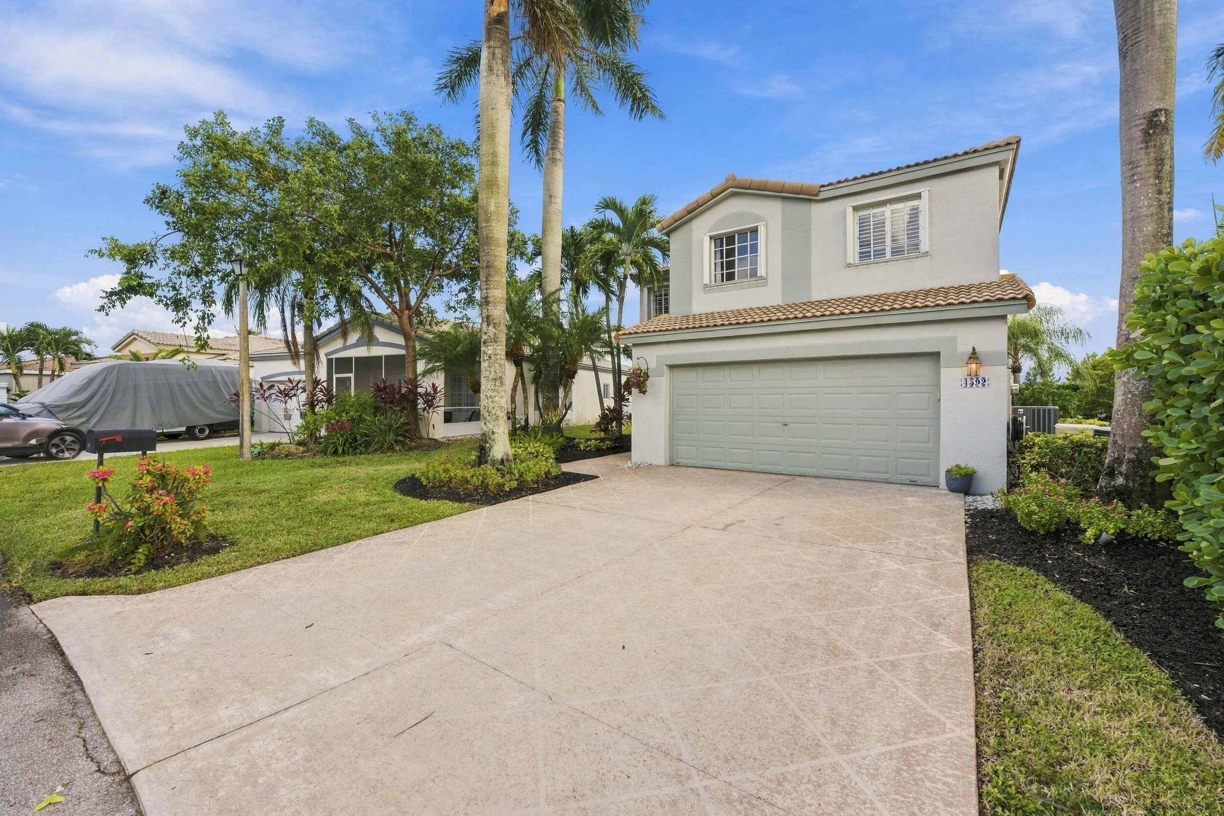 4592 SW 14TH Street
