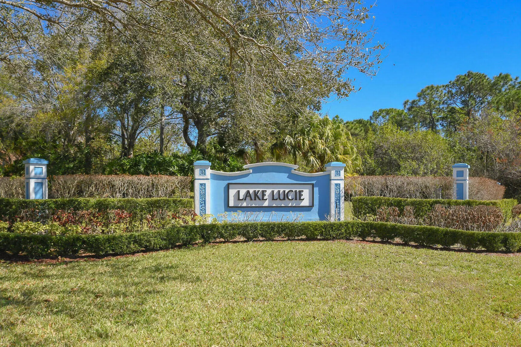 8209 Maidencane Place