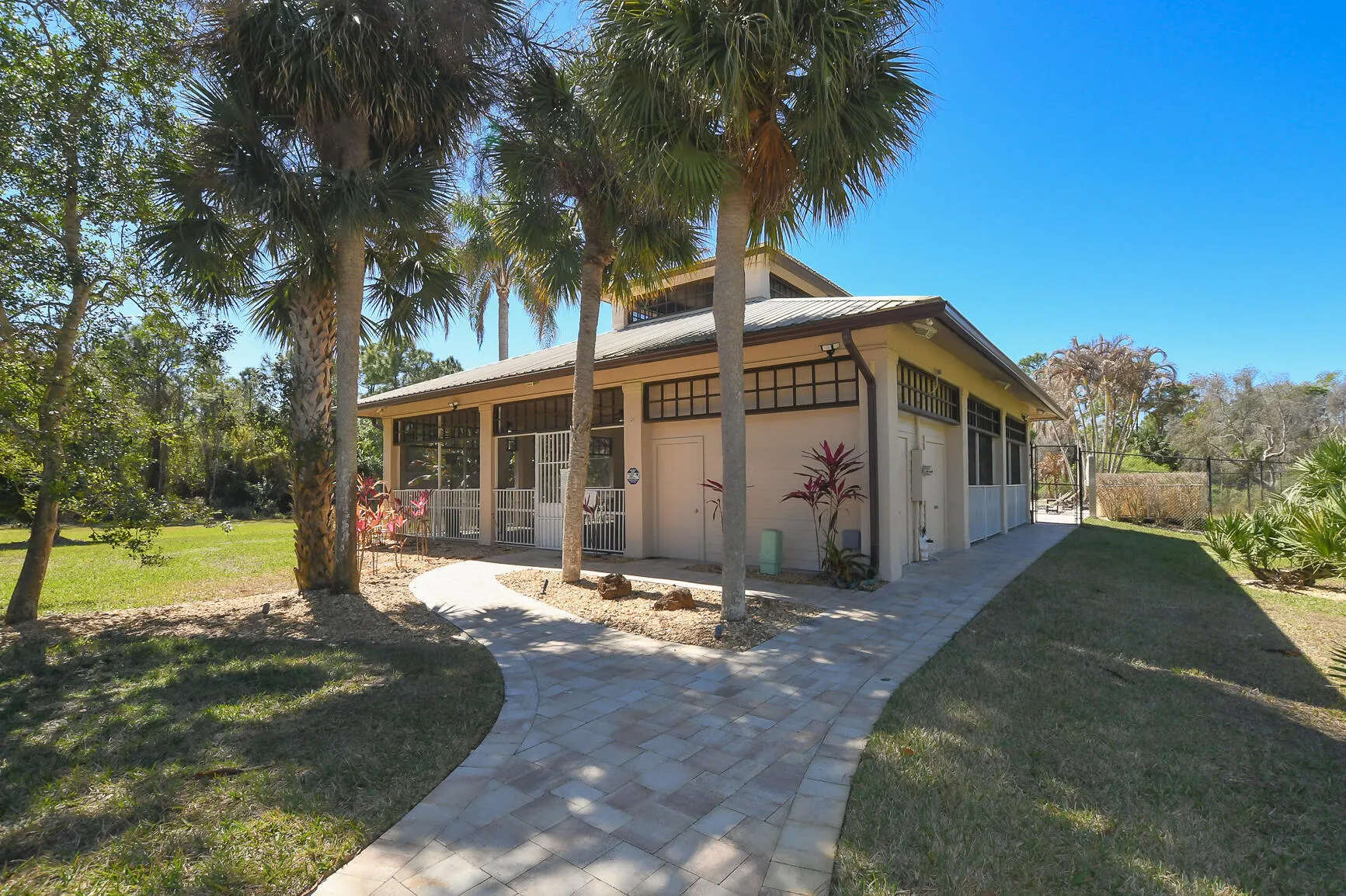 8209 Maidencane Place