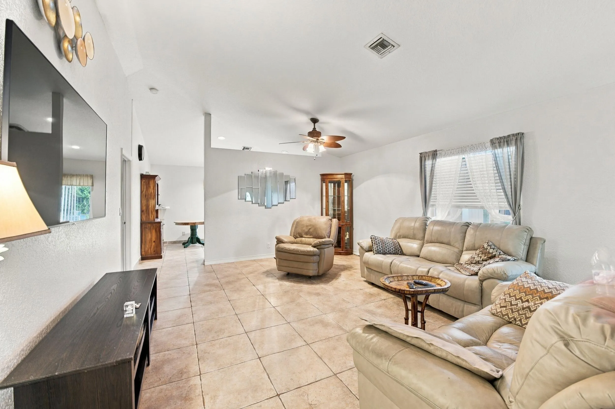 184 HEMING Way