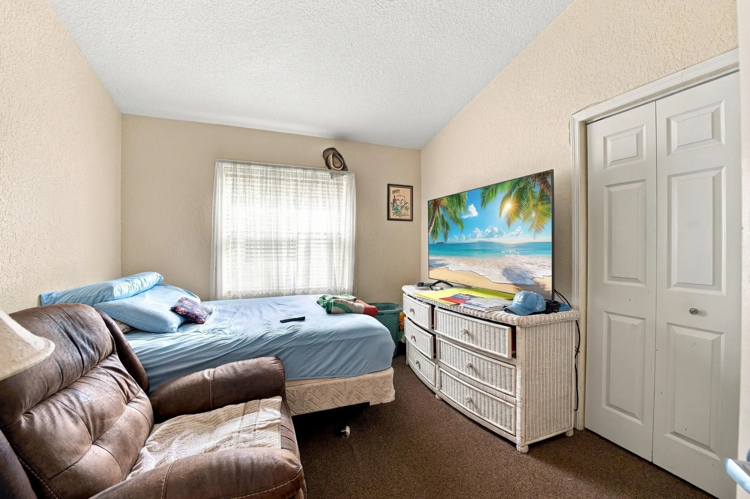 184 HEMING Way