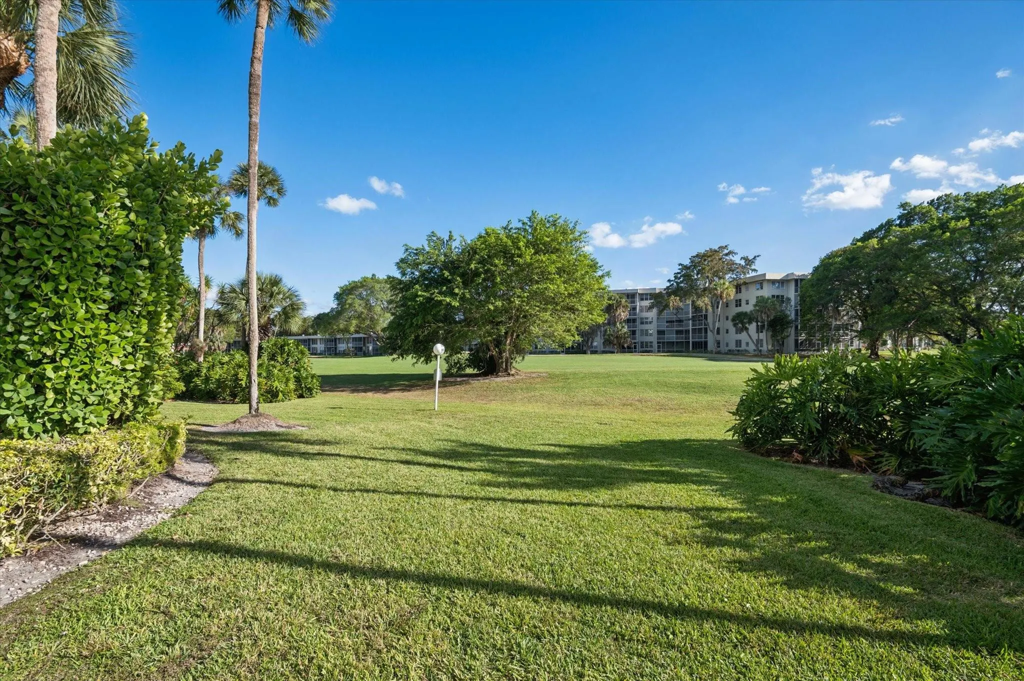 4110 W Palm Aire Drive #101B
