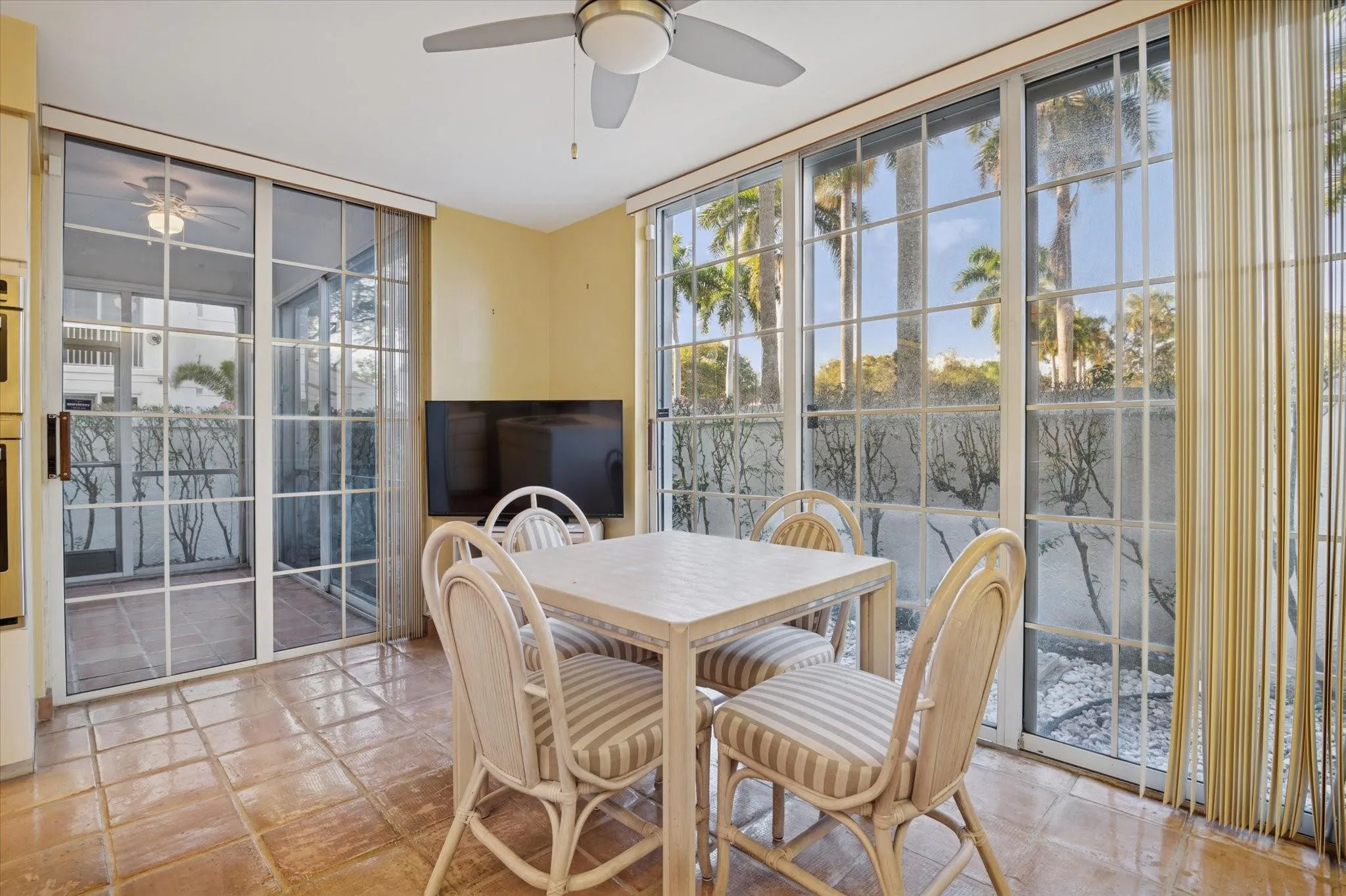 4110 W Palm Aire Drive #101B