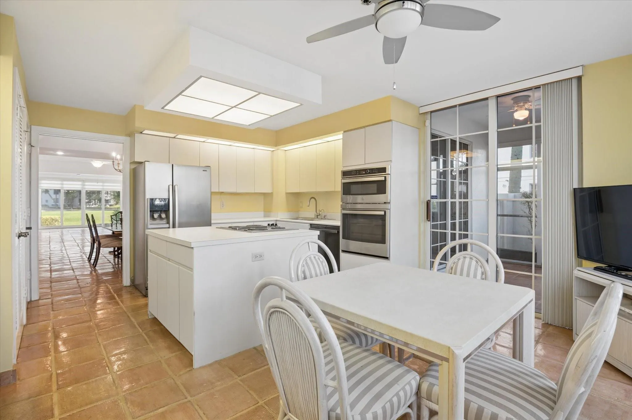4110 W Palm Aire Drive #101B